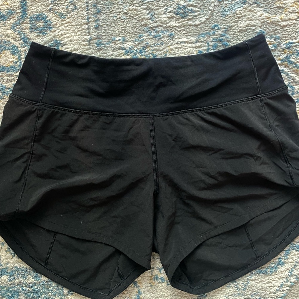 Lululemon low-rise Speed Up short 2.5”